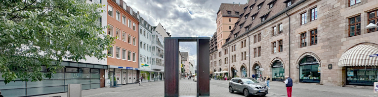 Hallplatz in Blickrichtung Westen