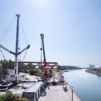 Nürnberger Hafenbrücken: Einhub der Behelfsbrücke am Europakai