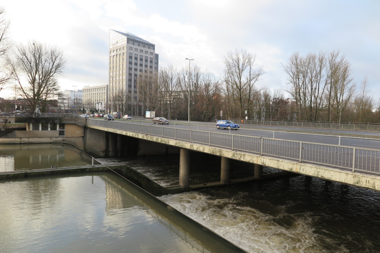 Die Adenauerbrücke am Wöhrder Talübergang (André Winkel / Sör/Stadt Nürnberg) Die Adenauerbrücke in Wöhrd wird saniert