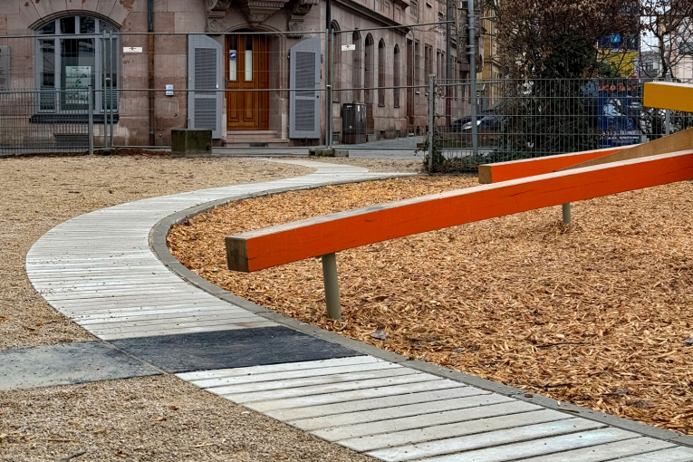 (André Winkel / Stadt Nürnberg) Fenitzerplatz Leitsystem