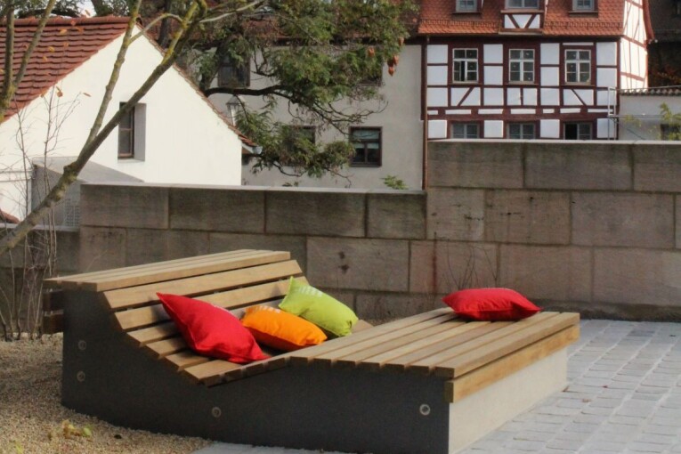 © G. Gruber / SÖR / Stadt Nürnberg Lümmelbank in der Nonnengasse