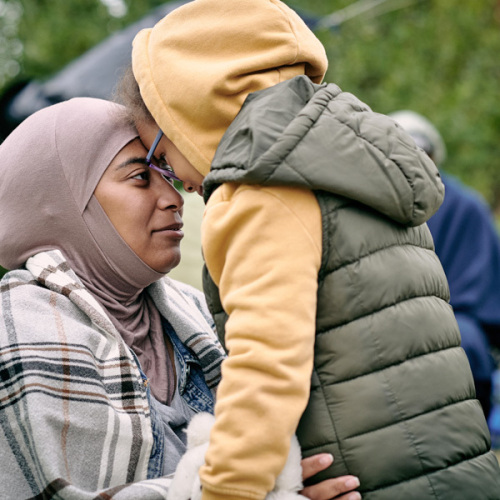 © Pressmaster / stock.adobe.com Migrantin mit Kind © Pressmaster / stock.adobe.com