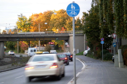 Gemeinsamer Rad- und Gehweg