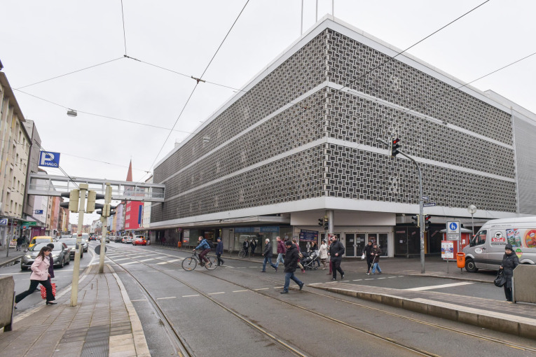 Ehemaliger Kaufhof am Aufseßplatz.